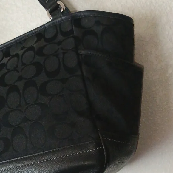 Coach Black Signature Shoulder Bag - Picture 6 of 12
